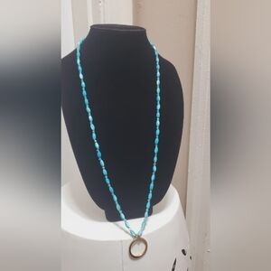 Turquoise Circle Necklace With Gold Tone Pendant With Crystal Bead. 🌴